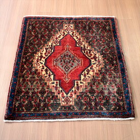 ペルシャじゅうたん　手織りラグ92×75cm正方形に近いサイズ　赤いメダリオン