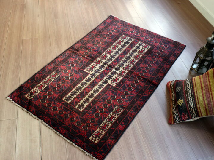 楽天市場】手織りラグ トライバルラグ バルーチ 139×84cm 【OUTLET 
