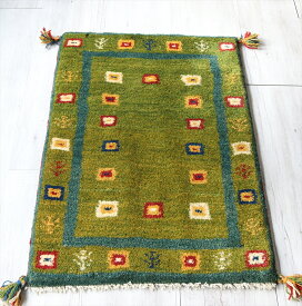 ギャベ　イラン製手織りラグ　玄関マットサイズ 88×60cm ライトグリーン　カラフルスクエア　植物モチーフ
