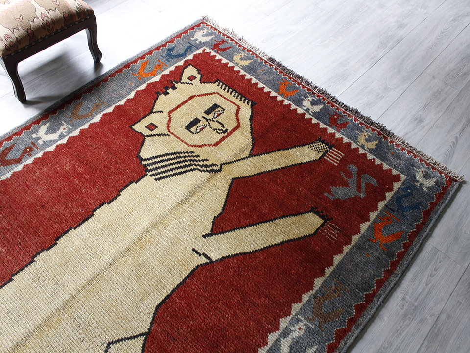 オールドエリアラグ / ペルシャ 絨毯 カシュカイ族 ギャッベ 195×130cm白いライオン | ガラタバザール（キリム＆雑貨）