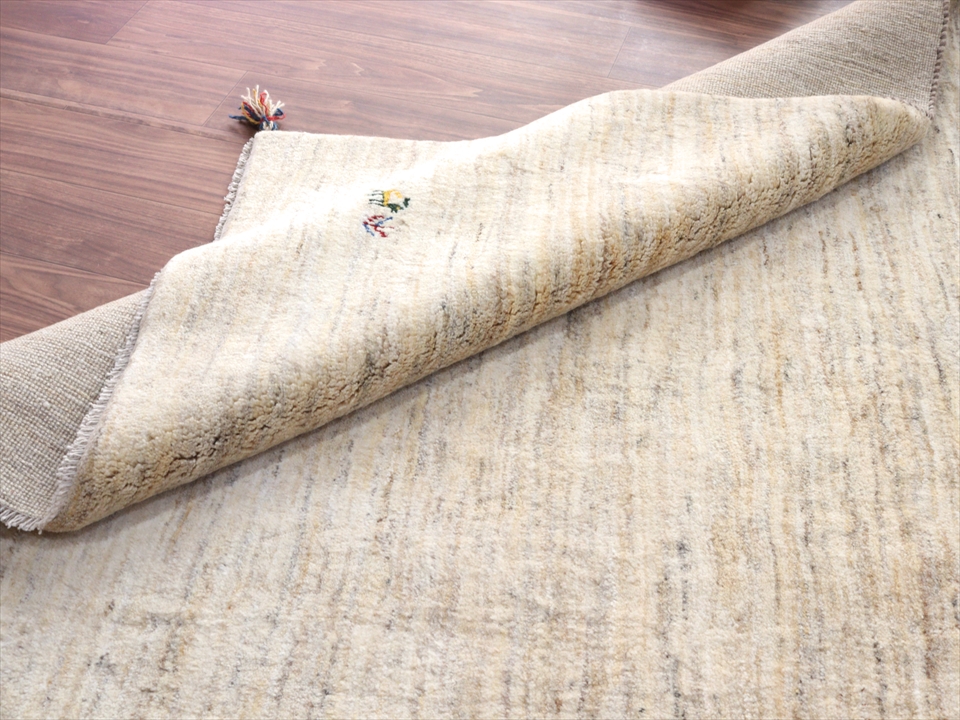 楽天市場】ギャッベ イラン製手織りラグ 240×173cm 羊毛のナチュラル 