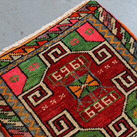 トルコ絨毯　トライバルラグ　ヤストゥク 81×45cm 1969年　チャル