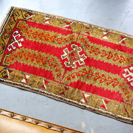 トルコ絨毯 ヤストゥク トライバルラグ103×55cmコチボユヌズ