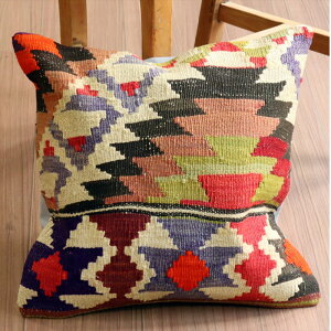 �y15%OFF�N�[�|���Ώہz�I�[���h�L���� �N�b�V�����J�o�[ 40×39cm �W�O�U�O�̃_�C���E�C�[�u���A�C�ƃh���S���̒� Old Kilim Cushion
