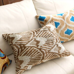 �y15%OFF�N�[�|���Ώہz�A�g���X �x���x�b�g�C�J�b�g�N�b�V�����J�o�[�@���ʃV���N50×38cm��@�H�@�u���E�� Silk Velvet Cushion - Double-Sided Design