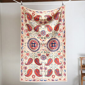 【15%OFFクーポン対象品】Suzani, Uzbekistan Suzani スザンニ刺繍・アンティークリプロダクション151×95cm2つの太陽・赤い木の葉/ウズベキスタン・シルク刺繍