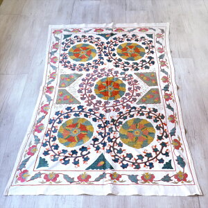 EYxLX^EXUjhJz@AeB[NfUC160×90cm5̑傫ȉԁ@Suzani, Uzbekistan Suzani, Embroidary