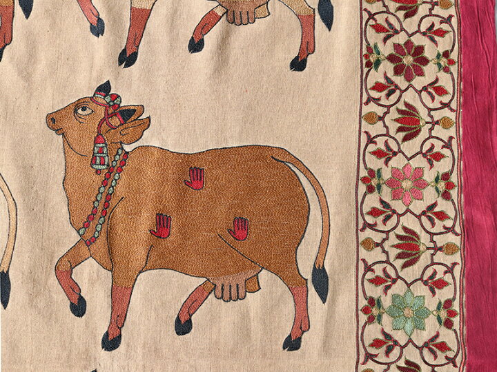 楽天市場】インド 緻密な刺繍・タペストリー 180x138cm飾りをつけた牛 