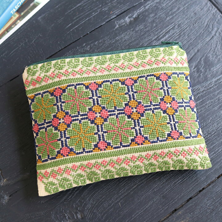 楽天市場 パレスチナ刺繍のコスメポーチ 小物入れ 緻密な刺繍花のモチーフ グリーン 両面刺繍 ガラタバザール キリム 雑貨