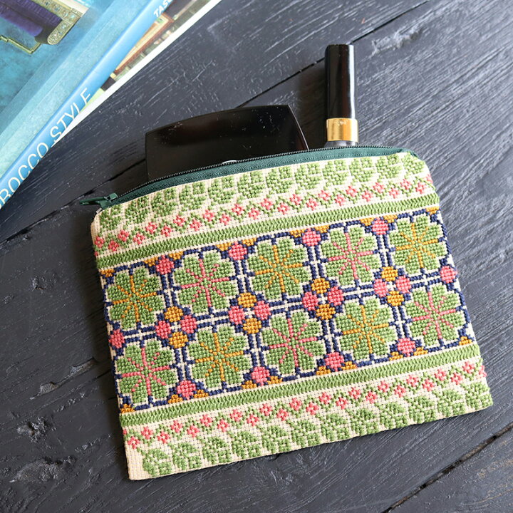 楽天市場 パレスチナ刺繍のコスメポーチ 小物入れ 緻密な刺繍花のモチーフ グリーン 両面刺繍 ガラタバザール キリム 雑貨