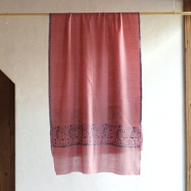 手織りのカシミアストール/細かな刺繍・大判サイズ 202x71cm ピンク/ペイズリーとつる草と花