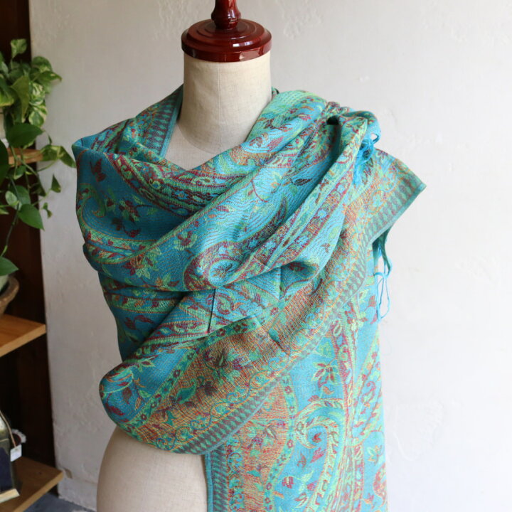 楽天市場】【10%OFFクーポン対象品】ペイズリー柄の大判ストール 艶の  