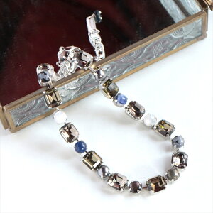 }Ai Mariana Live in Color/lbNX NX^KX×VR XNGAr[Y lbNX