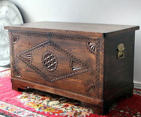 トルコの宝箱サンドゥック 木製ブランケットボックス・黒海地方の伝統模様　W93×H54.5×D50cm