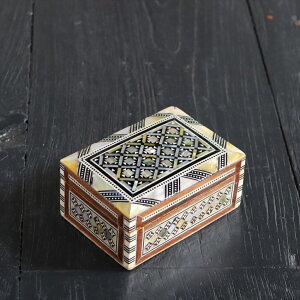 Mother of Pearl GWvg̃WG[{bNX