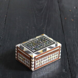 Mother of Pearl GWvg̃WG[{bNX