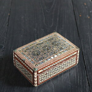 Mother of Pearl GWvg̃WG[{bNX