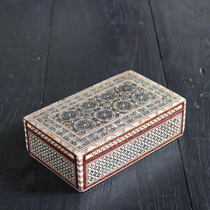 Mother of Pearl GWvg̃WG[{bNX