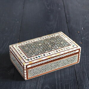 Mother of Pearl GWvg̃WG[{bNX