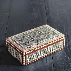 Mother of Pearl GWvg̃WG[{bNX