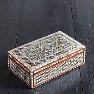 Mother of Pearl GWvg̃WG[{bNX