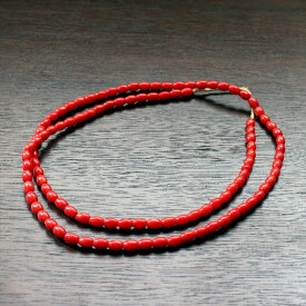 山さんご・ナツメ形ビーズ一連(約110粒)アフリカントレードビーズ　African trade glass beads, GAHANA