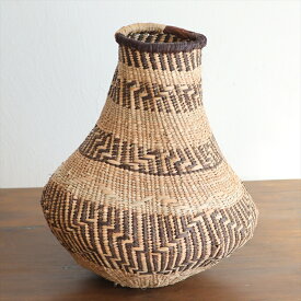 ジンバブエ　ヤシの繊維で編まれたバスケット　Zimbabwe Binga Basketつぼ型 直径23cm　高さ29cm　現品お届け