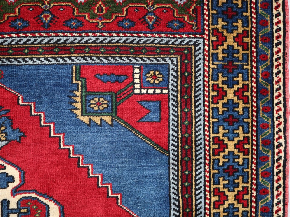 トライバルラグ・エリアラグ・コンヤタシュプナル187×119cmタシュプナルの伝統柄　トルコ手織り絨毯 | ガラタバザール（キリム＆雑貨）