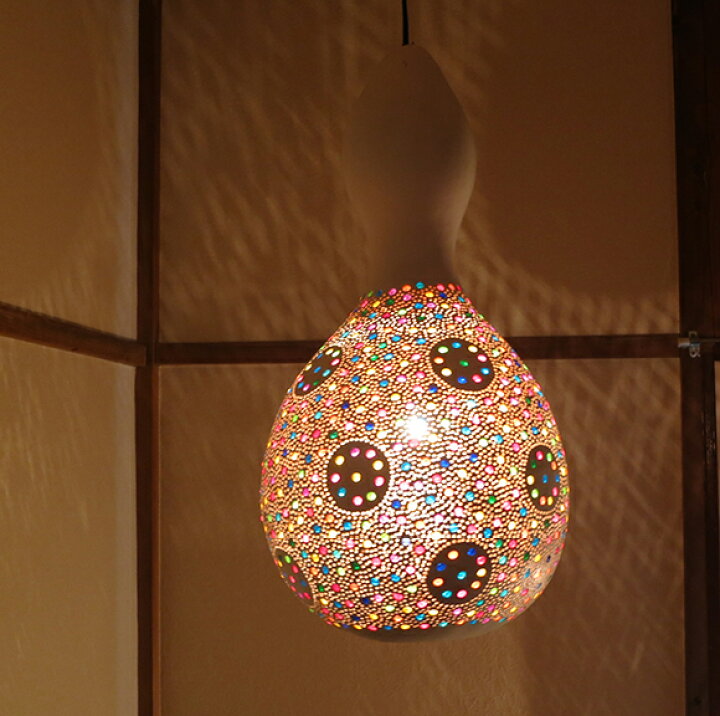 楽天市場 ひょうたんランプ 天井照明 エスニック照明 ホワイトペイント トルコ ボドルム産 手作り 一点もの E17電球25w付属 店舗照明 エスニック Boho 輸入照明 ガラタバザール キリム 雑貨 楽天市場 ひょうたんランプ 天井照明 エスニック照明 ホワイトペイント トルコ ボドルム産 手作り 一点もの E17電球25w付属 店舗照明 エスニック Boho 輸入照明 ガラタバザール キリム 雑貨