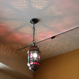 モロッコランプ・ガラスペンダントライト　アラビア風　フューシャ 直径16cm 全長87cm 8面のレリーフガラス　Morocco Lantern E17 25W　白熱球付き