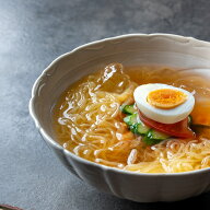 こんにゃく冷麺20食セット(同梱可能)麺をコンニャク麺にすることで、驚きの低カロリーを実現。麺はたった…