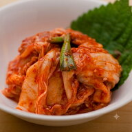業務用サイズ白菜キムチ(2kg)食べやすく刻まれた定番白菜キムチです。韓国産まれの祖母が作る本格キムチ…