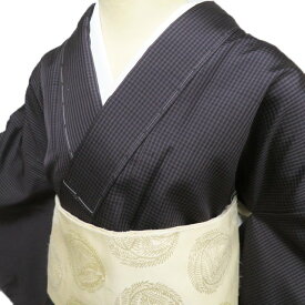 【 中古 】 紬地 リサイクル着物 正絹 袷 カジュアル 格子模様 チェック柄 煤竹色 黒色 身丈159.5cm 裄65.5cm M A1155-3 [和服 きもの 紬 普段着 kimono アウトレット 送料無料 きもの北條]