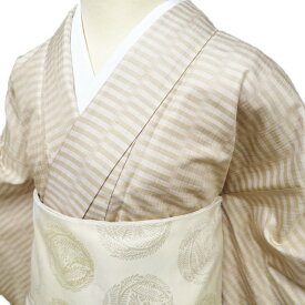 【 中古 】 特選 紬地 リサイクル着物 正絹 袷 カジュアル 横縞模様 薄香色 楊梅色 身丈161cm 裄64cm M A1168-4 [和服 きもの 紬 普段着 kimono アウトレット 送料無料 きもの北條]