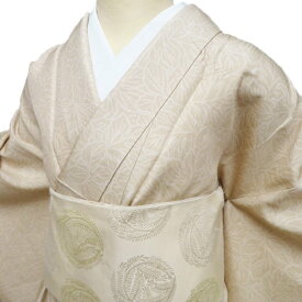 【 中古 】 紬地 小紋 リサイクル着物 正絹 袷 カジュアル 植物模様 葉っぱ 薄香色 身丈168.5cm 裄68.5cm L トール A1221-4 [式典 観劇 普段使い お食事 kimono アウトレット 送料無料 きもの北條]