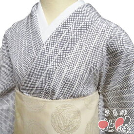 【 中古 】 小紋 リサイクル着物 正絹 袷 カジュアル 幾何学文様 煤色 身丈158.5cm 裄65cm M A1331-5 [観劇 お出かけ 街着 普段使い お食事 kimono 和服 送料無料 きもの北條]