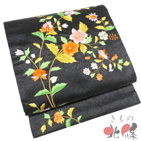 【 中古 】 開き名古屋帯 なごや帯 リサイクル 正絹 カジュアル セミフォーマル 刺繍 花の図 地模様 金糸 黒色 多色 A1330-9 [観劇 コンサート お茶会 パーティー お食事 洒落帯 kimono 送料無料 きもの北條]