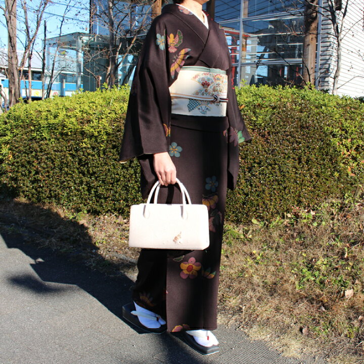 楽天市場 利休バッグ カスタムオーダー 和装バッグ 別注 お誂えバッグ 正絹ちりめん地 全32色 お茶席バッグ あおり型 ウサギ 兎 刺繍入り カジュアル きもの 和 なごみ