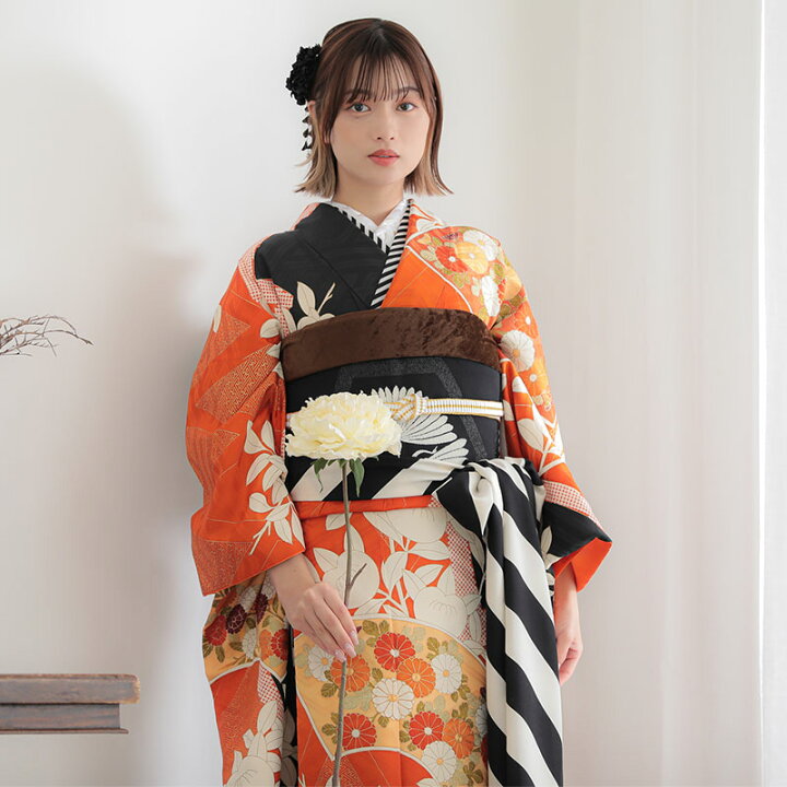 335 振袖フルセット 正絹 黒 橙 緑 オレンジ 金彩 駒刺繍 レトロ 古典 
