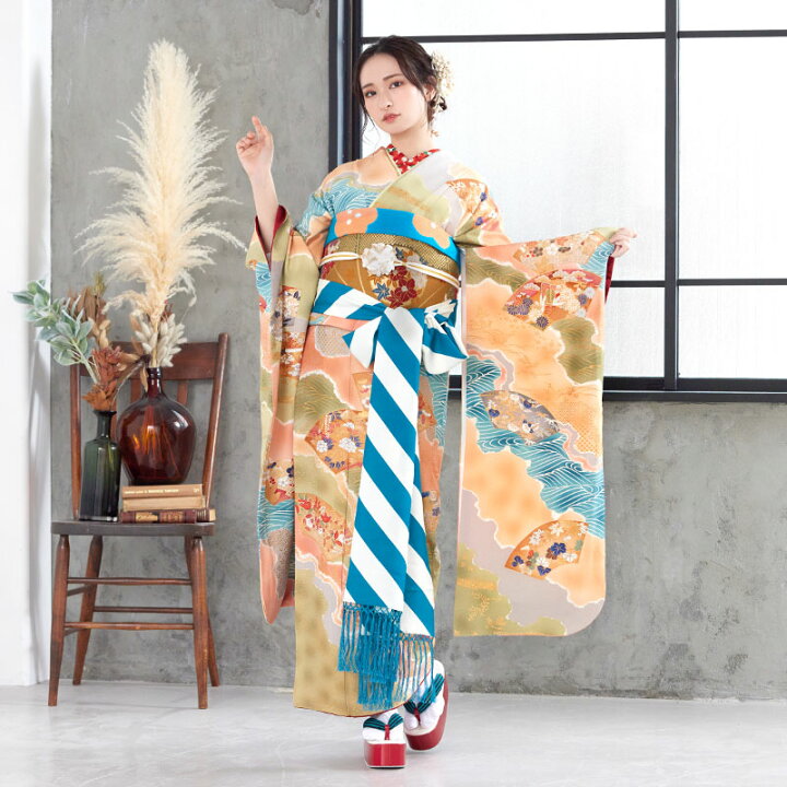 振袖No.1 【身長150㎝〜160㎝の方向け】黒×金 金彩