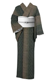 【名門　興紬工房】 特選本場奄美大島紬 古代染色純泥染 7マルキ 〜衣の音〜 ≪仕・中古美品≫ 「麻の葉間道」 これぞ、名門『おき』の逸品大島！ 身丈158　裄66.6