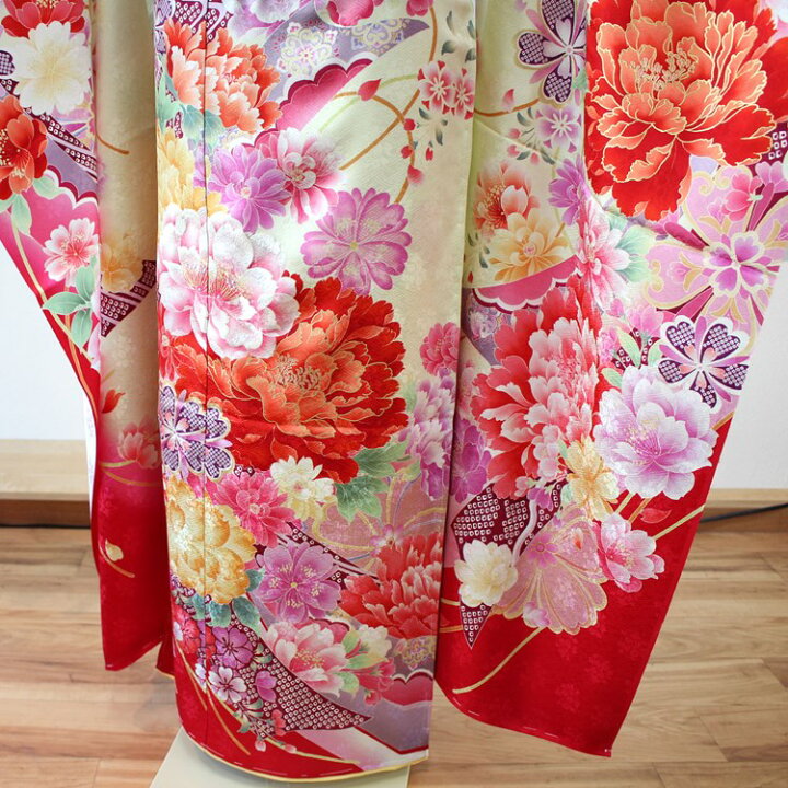 振袖正絹赤と薄い黄色のお花柄