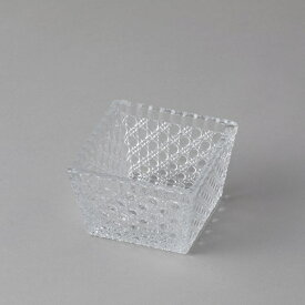 籠目角小鉢 クリア 小鉢 四角 正方形 キューブ かわいい 綺麗 ガラス 透明 きらきら 宝石箱 琥珀糖 金平糖 キャンディー カラフル おしゃれ インスタ映え 高級 お皿 珍しい 形 使いやすい 旅館 ホテル 豆腐 刺身 漬物 前菜 おせち 懐石 会席 創作料理 デザート 水崎硝子