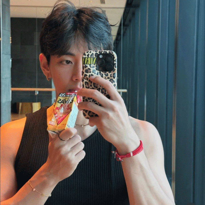 Urban Sophistication ヒョウ柄 bts テテ スマホカバー Urban Sophistication ヒョウ柄 bts テテ スマホカバー