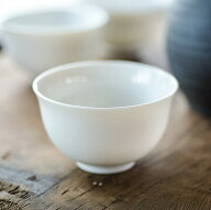 煎茶碗 普段使いの小振りな 湯呑み 白磁 煎茶碗 カップ Φ7.9cmxH5.0cm 60cc (満水120cc)