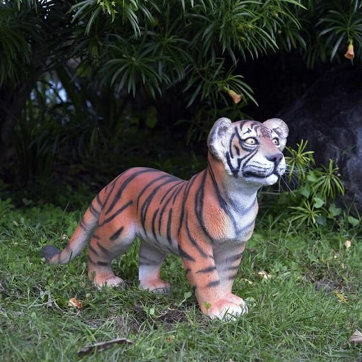 楽天市場】実物大 動物 オブジェ 歩く子タイガー インテリア イベント 