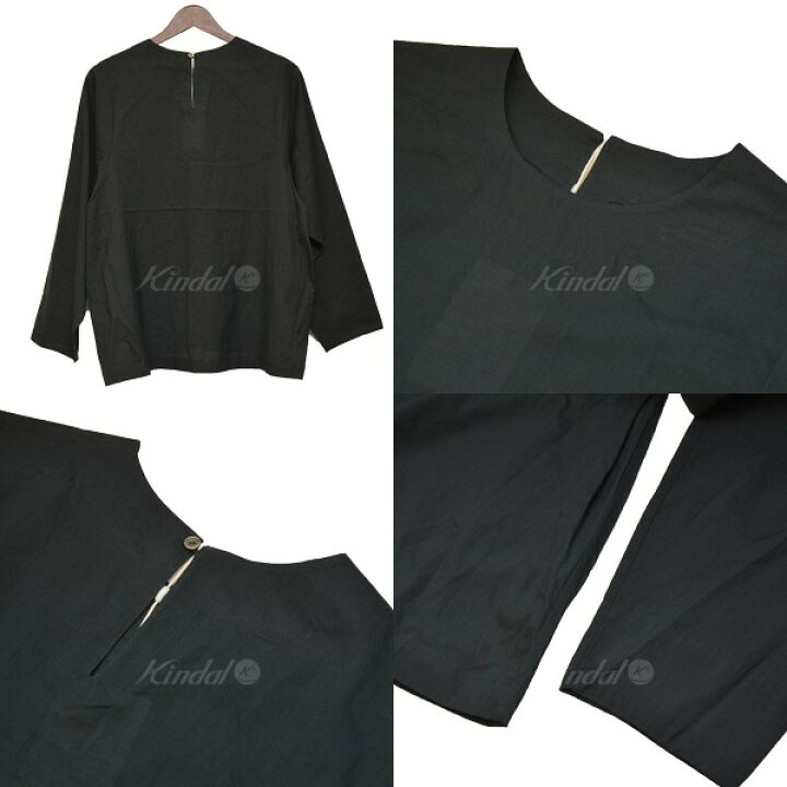 アーツ&サイエンス Back button side tuck blouse