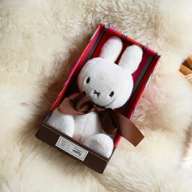 【クーポン配布中!】在庫あり!!【送料無料】Miffy 70th Anniversary in Gift Box 34cm ミッフィー BON TON TOYS ボントントイズ BTT-070LE 70周年 ブルーナ みっふぃー 手足が動く ふわふわ しっとり 人形 ぬいぐるみ 北欧 かわいい 正規品 数量限定 ギフト 贈り物