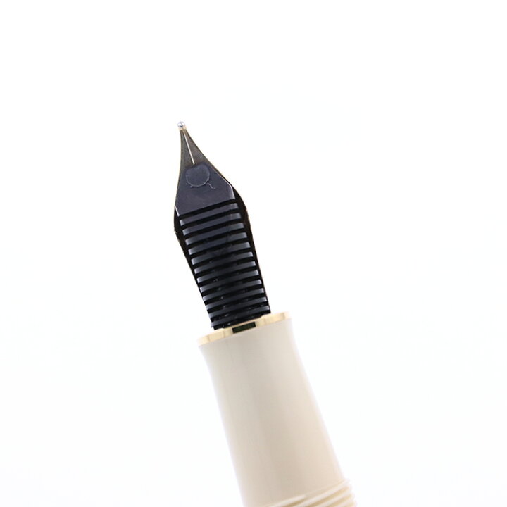 楽天市場】Pelikan ペリカン 万年筆 スーベレーン M320 パールホワイト 
