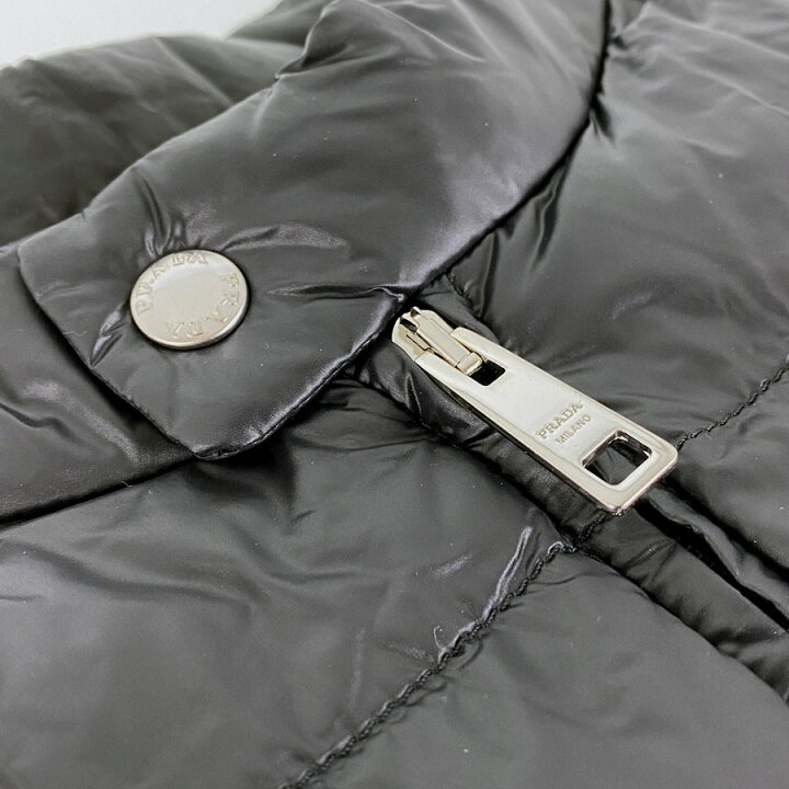 楽天市場】プラダ PRADA ジップアップ ダウンベスト 三角プレート SGA482 ブラック ポリアミド メンズトップス rkd【中古】 : キングラム楽天市場店 楽天市場】プラダ PRADA ジップアップ ダウンベスト 三角プレート SGA482 ブラック ポリアミド メンズトップス rkd【中古】 : キングラム楽天市場店